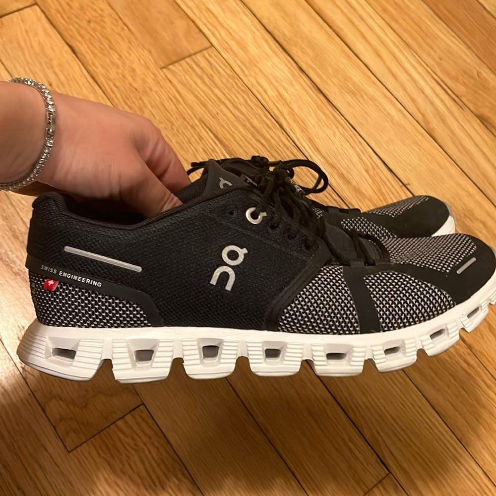 Womens On Cloud Cloud 5 Sneakers